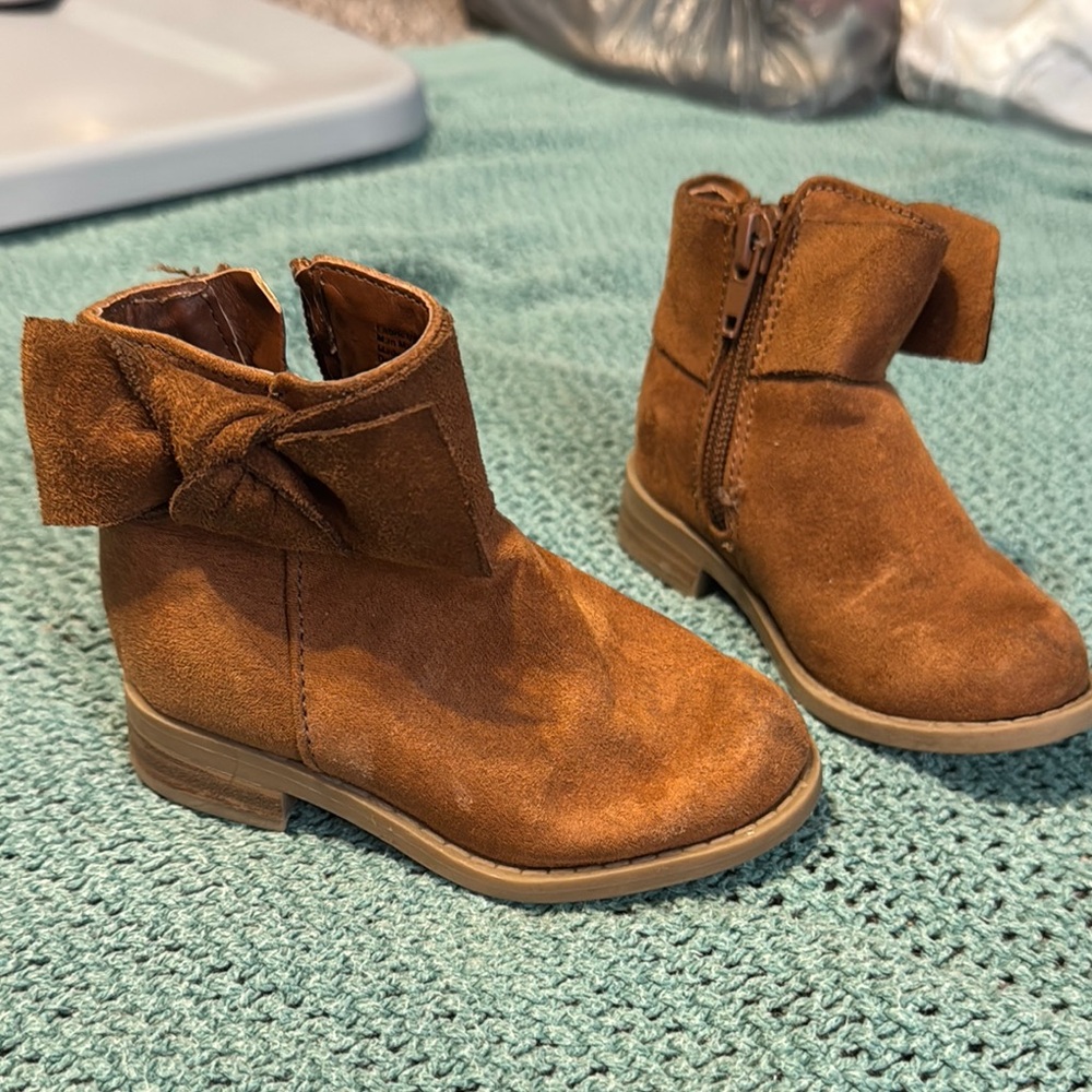 2/$10 5 C Brown Suede Kids Boots